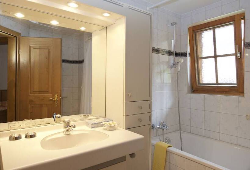 اتاق خانوادگی, Jägerhof