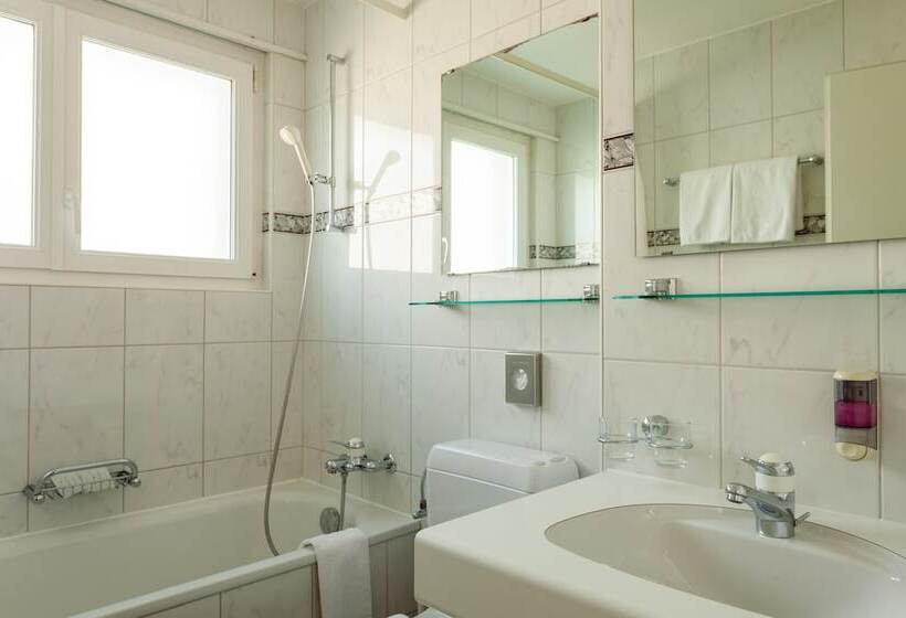 اتاق خانوادگی, Jägerhof