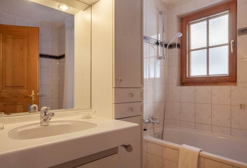 سوییت خانوادگی, Jägerhof