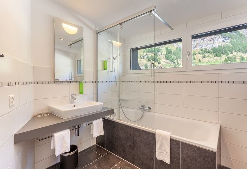 اتاق 4 خوابه, Jägerhof