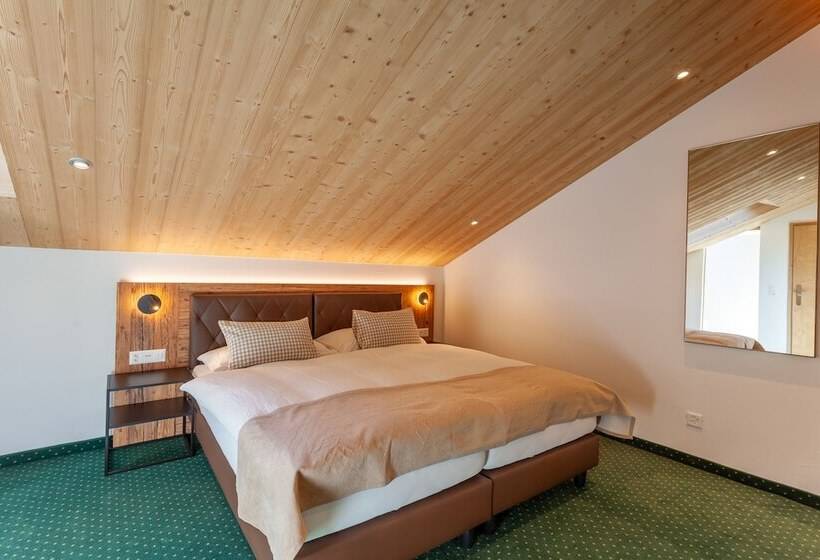 اتاق 4 خوابه, Jägerhof