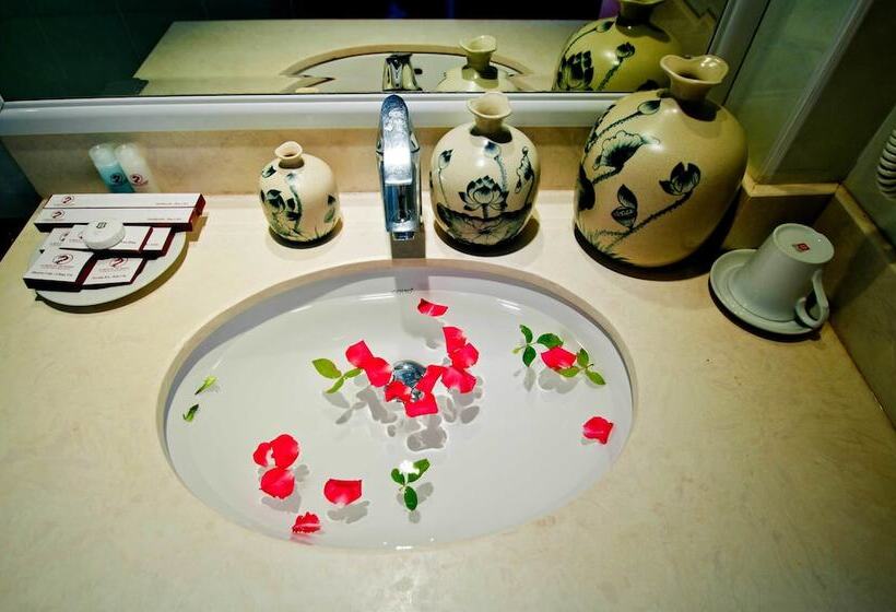 Junior Suite with Balcony, La Beaute De Hanoi