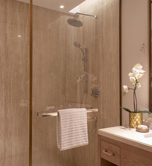 اتاق لوکس, Liwa