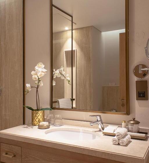 اتاق لوکس, Liwa