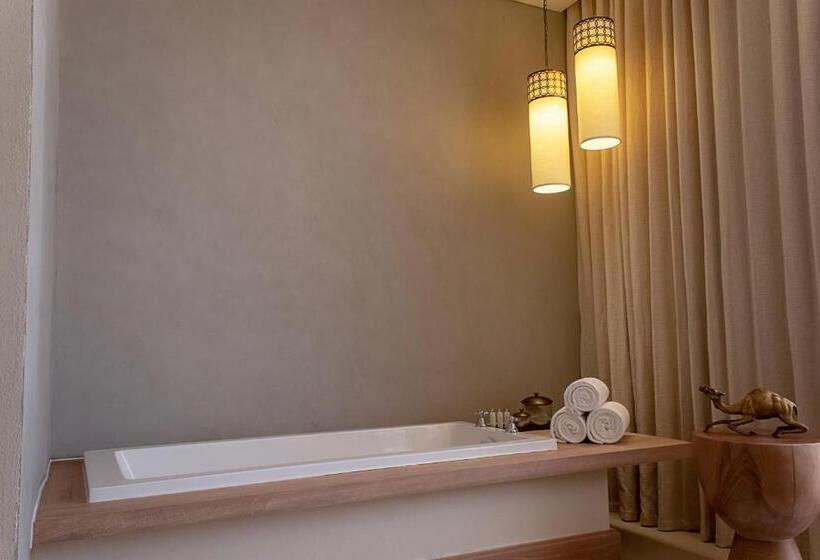 اتاق لوکس, Liwa