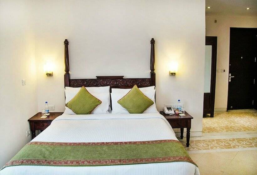 Comfort Room, Mantra Amaltas