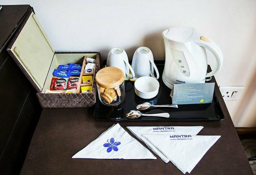 Comfort Room, Mantra Amaltas