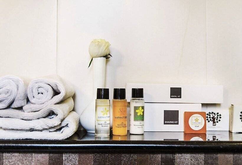 Comfort Room, Mantra Amaltas