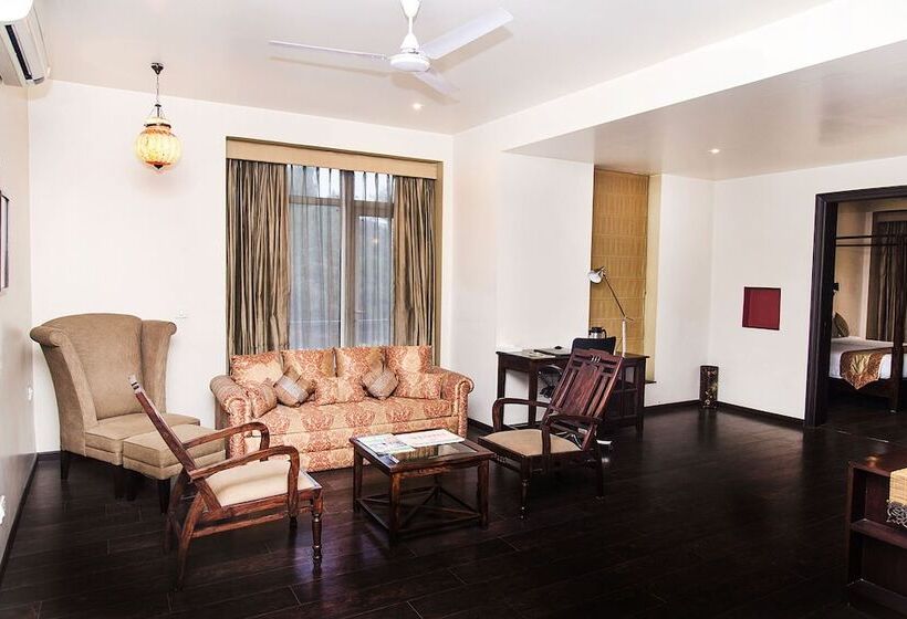 Suite, Mantra Amaltas