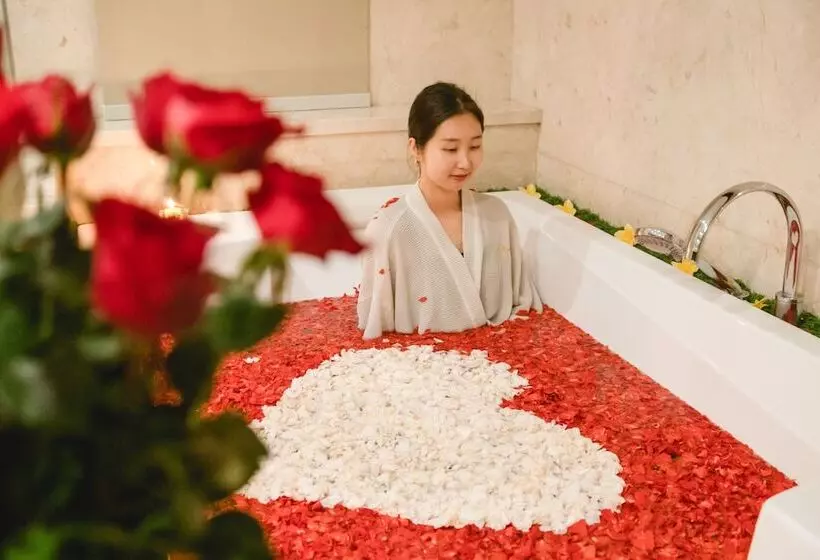 プールビュースイート, Royal Kamuela Villas & Suites At Monkey Forest, Ubud