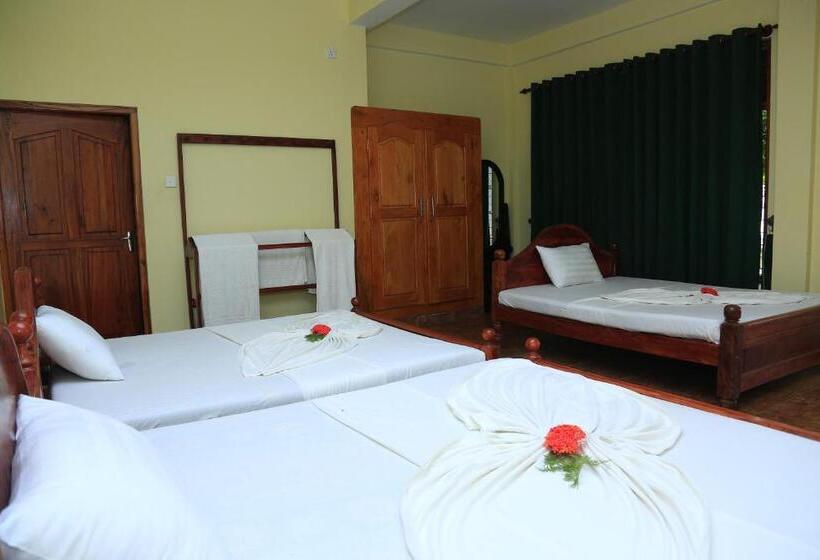اتاق استاندارد یک نفره, Wila Safari