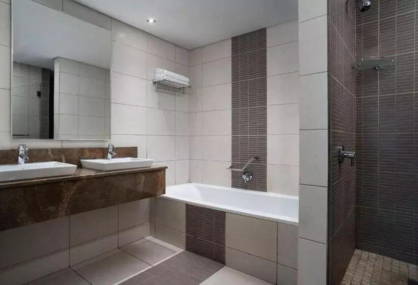 Standard-huone King-vuode, Premier Hotel East London Icc