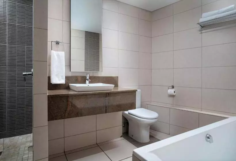 Standard-huone Parivuode, Premier Hotel East London Icc