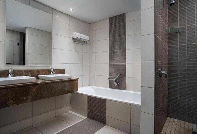Люкс Superior, Premier Hotel East London Icc