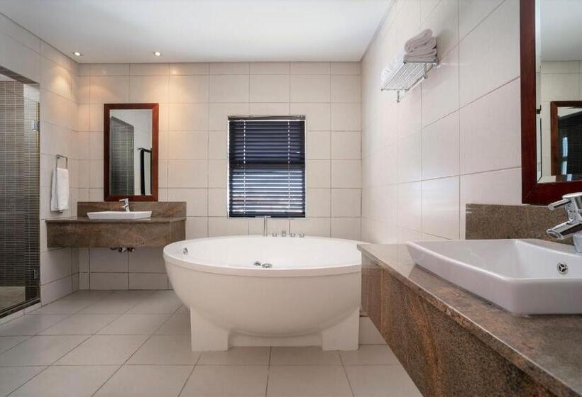 带大床的套房, Premier Hotel East London Icc