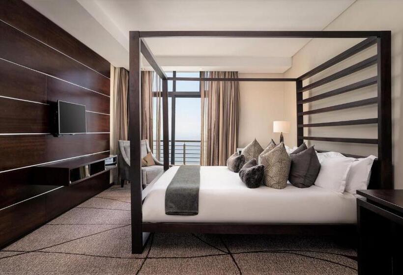 带大床的套房, Premier Hotel East London Icc