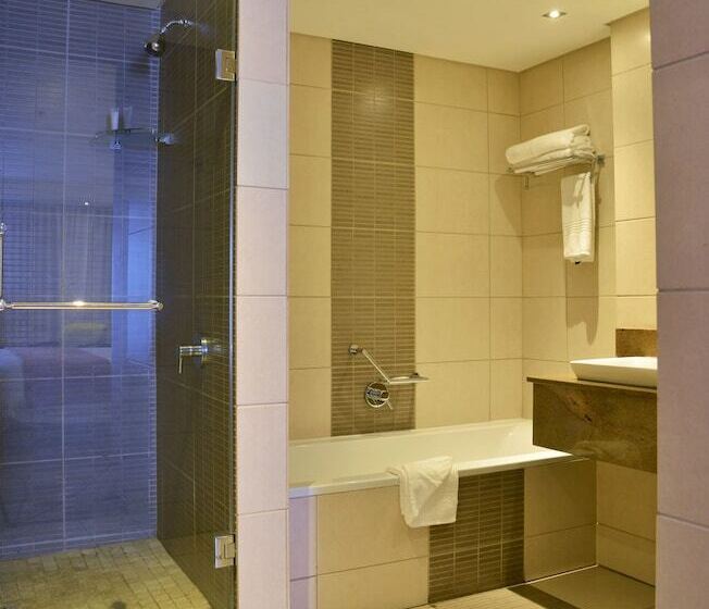 Люкс Superior, Premier Hotel East London Icc