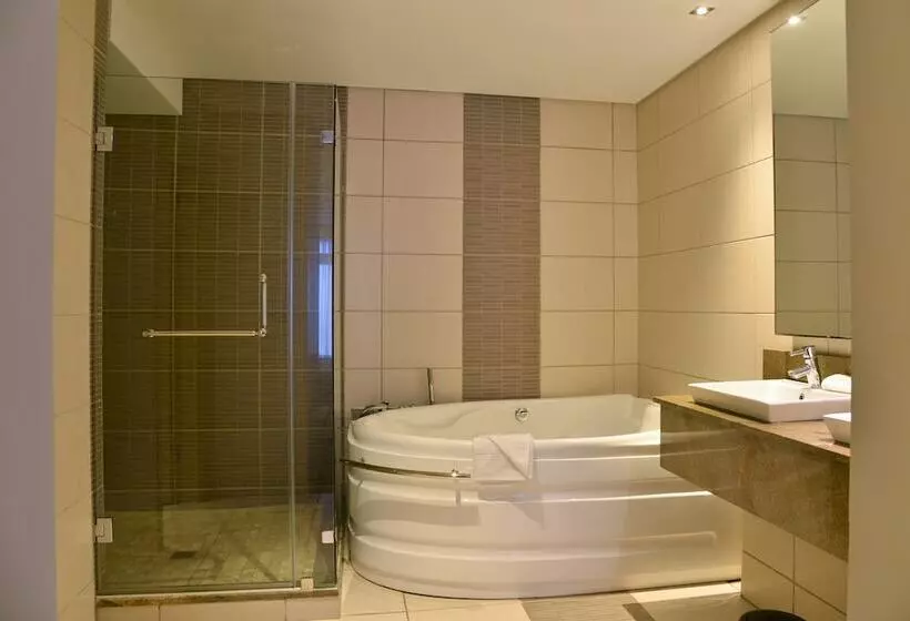 Sviitti, Premier Hotel East London Icc