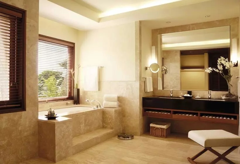 سوییت جونیور با چشم‌انداز دریا, Shanti Maurice Resort & Spa