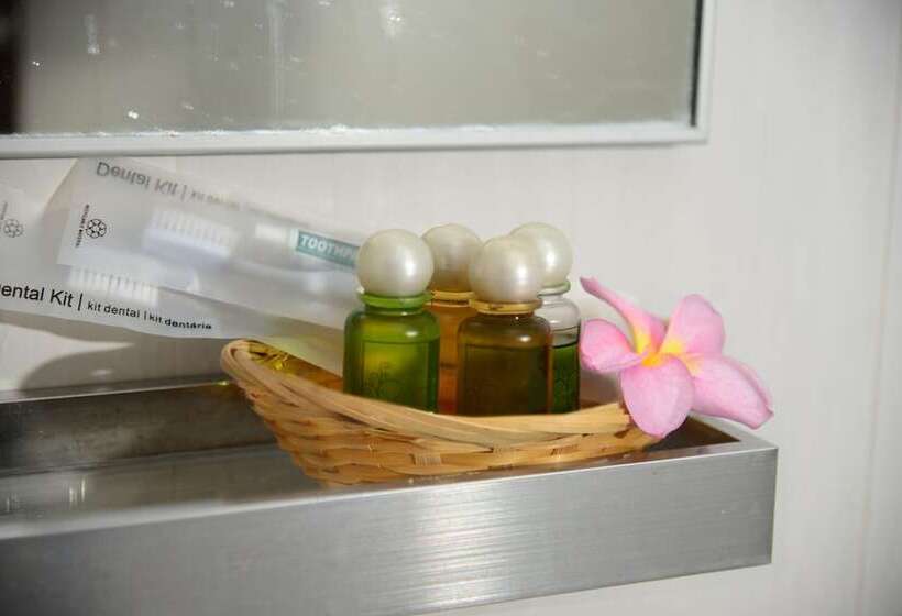 패밀리 룸, White Lodge