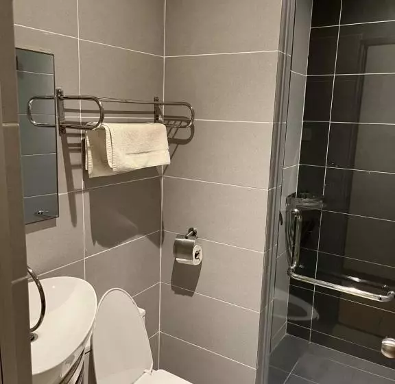 اتاق استاندارد با چشم‌انداز استخر, White Lodge