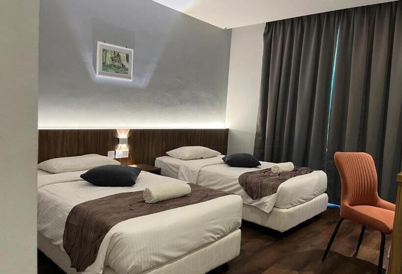 اتاق استاندارد با چشم‌انداز استخر, White Lodge