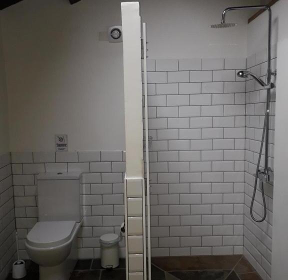 共用房间的床, Albergue O Xistral