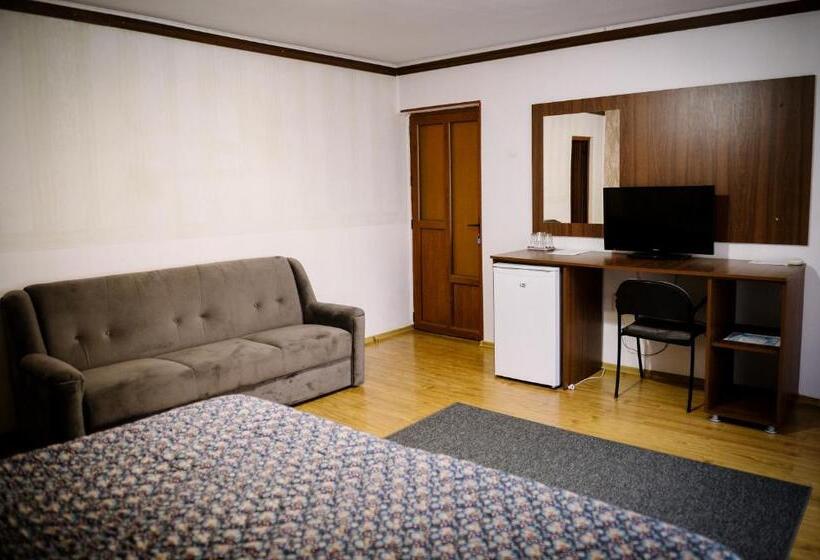 带阳台标准四人间, Class