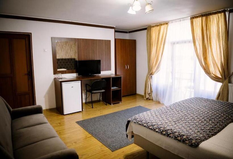 带阳台标准四人间, Class