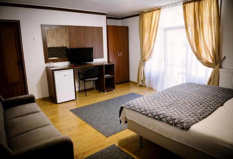 带阳台标准四人间, Class