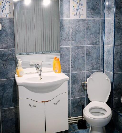 标准三人间, Class