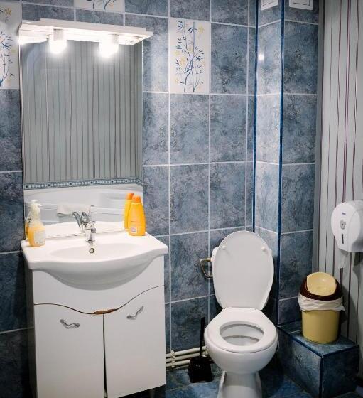 标准三人间, Class