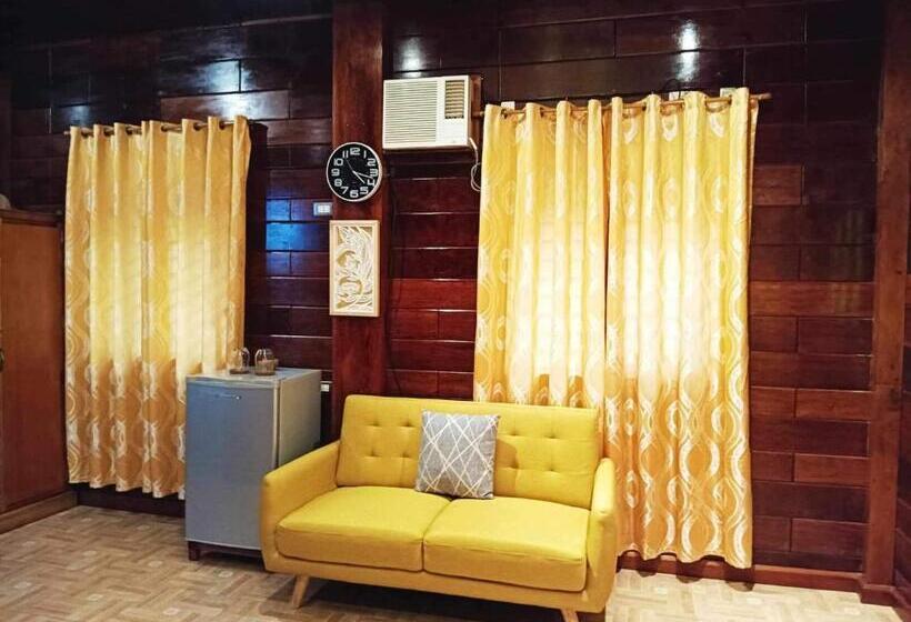 سوییت لوکس, Theresa S Pension House