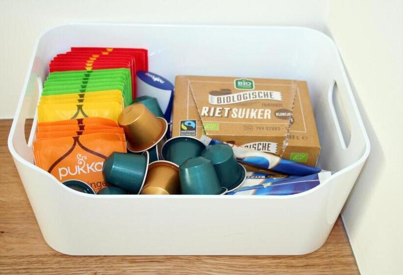 اتاق لوکس, Waterfront Studio