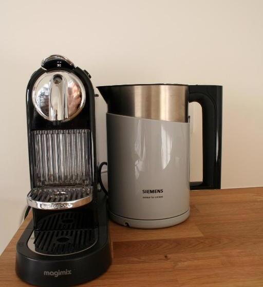 اتاق لوکس, Waterfront Studio