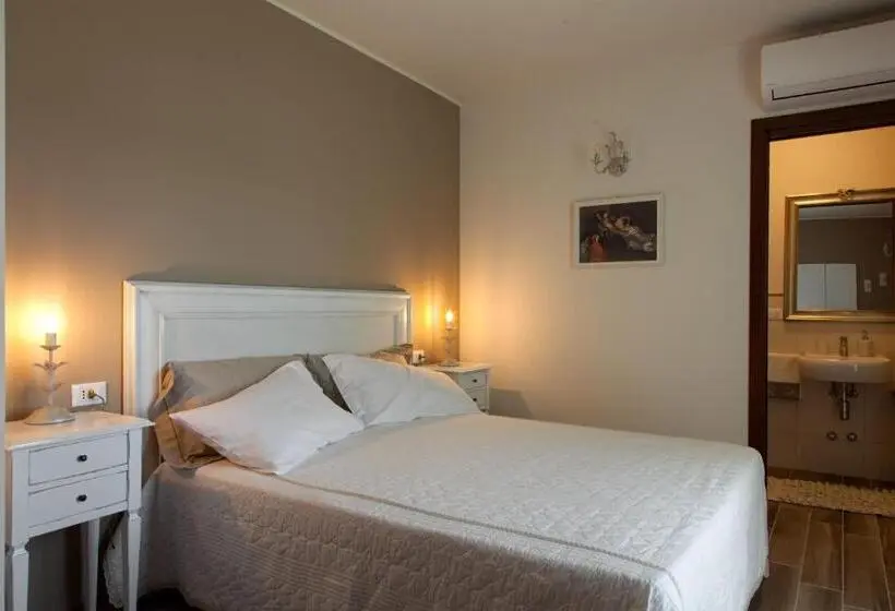 اتاق استاندارد با بالکن, Al Borgo Rooms