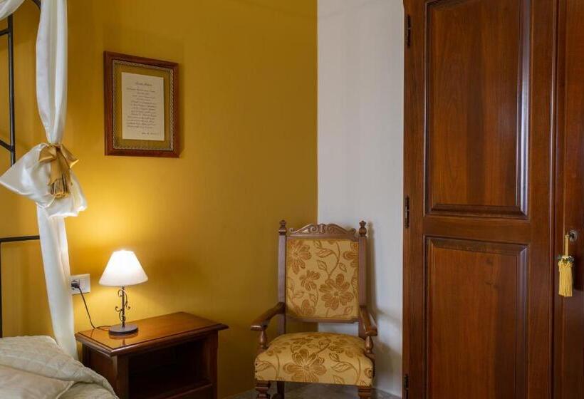 バルコニー付きスタンダードルーム, Al Borgo Rooms