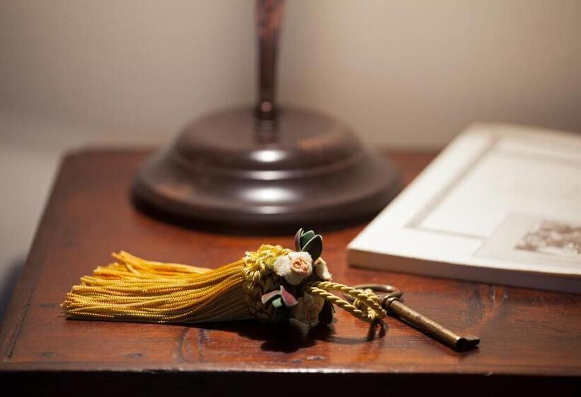 バルコニー付きスタンダードルーム, Al Borgo Rooms