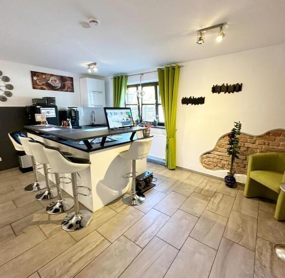 דירת חדר, Sunny Hotel Straubing