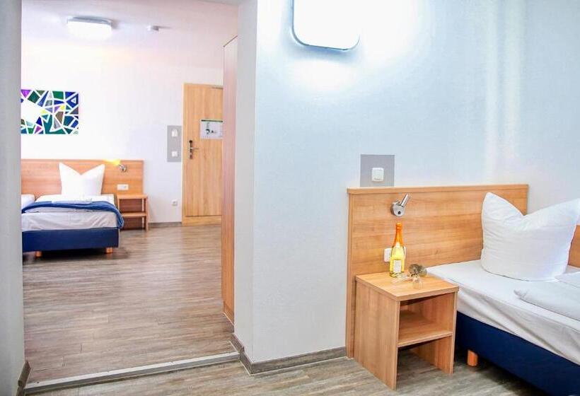 شقة غرفة واحدة, Sunny Hotel Straubing