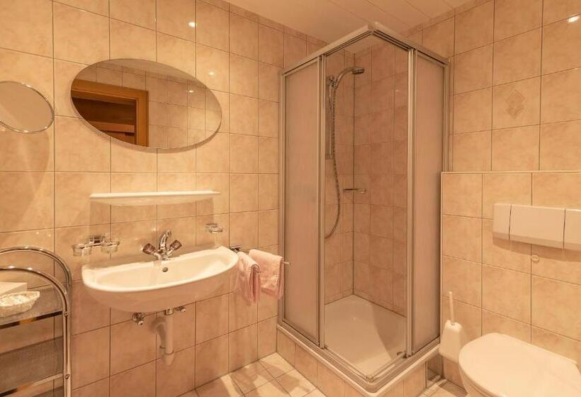 Apartamento 3 Dormitórios, Garni Apart Tina