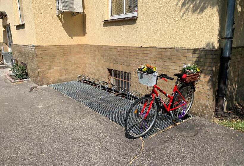 スタンダードトリプルルームの外観-バスルーム, Zlatá éra