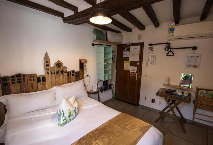 استودیوی استاندارد, La Pomposa Del Teatro