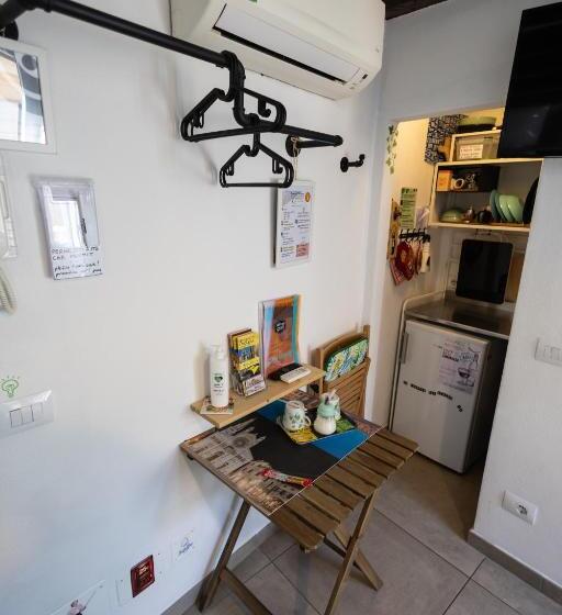 استودیوی استاندارد, La Pomposa Del Teatro