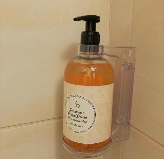 استودیوی استاندارد, La Pomposa Del Teatro