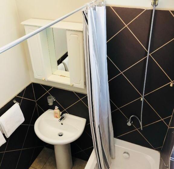 غرفة قياسية حمام مشترك, Modern Goldfields Apartments