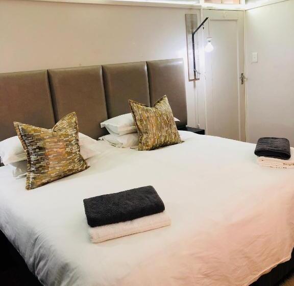 غرفة قياسية حمام مشترك, Modern Goldfields Apartments