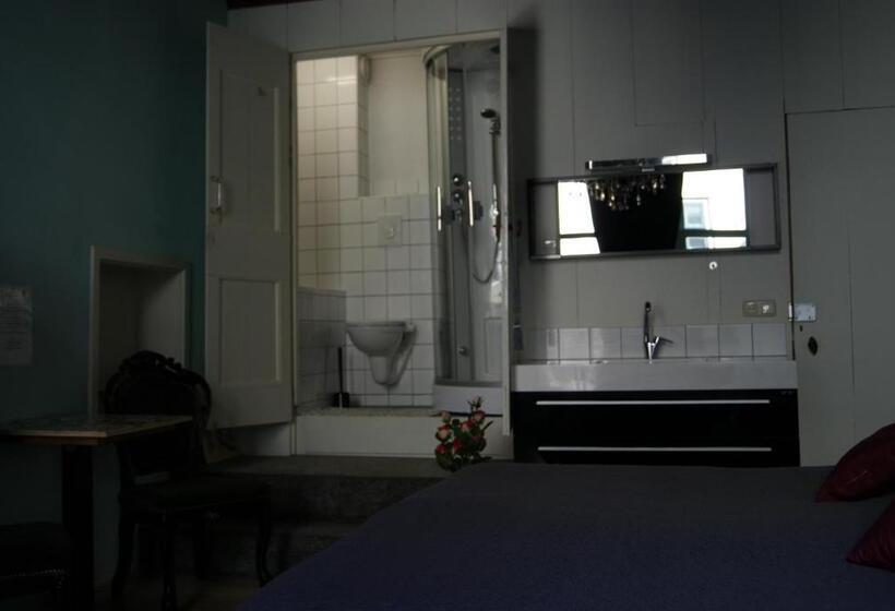 Номер Deluxe, De Zevenster Gevestigd Aan De Winkelstraat