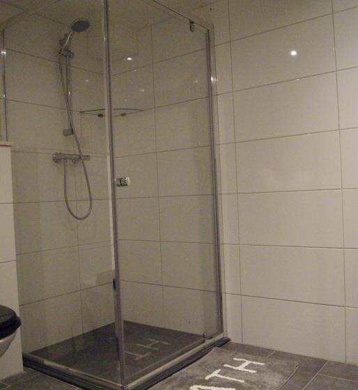 Standard room with outdoor bath, De Zevenster Gevestigd Aan De Winkelstraat