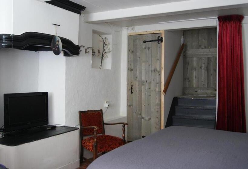 Standard room with outdoor bath, De Zevenster Gevestigd Aan De Winkelstraat